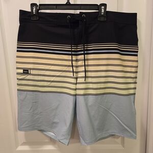 NWT O'Neill Men's Board Shorts Size 36